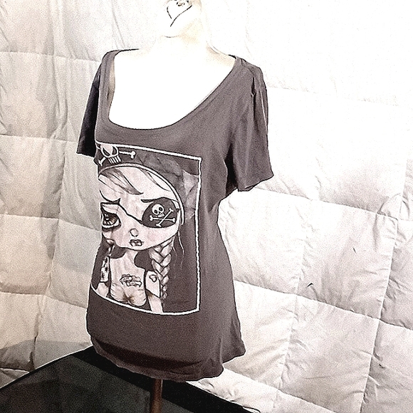 Low brow top. - Picture 2 of 4